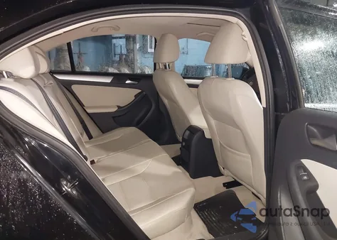 2013 Volkswagen Jetta Hybrid Sel z USA, uszkodzony, nr VIN 3VW637AJ6DM298409